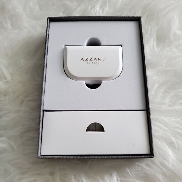 Azzaro Wireless Earbuds - Picture 5 of 6